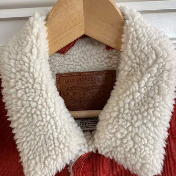 Levi’s Corduroy Trucker Sherpa Jacket - Picture 12 of 15